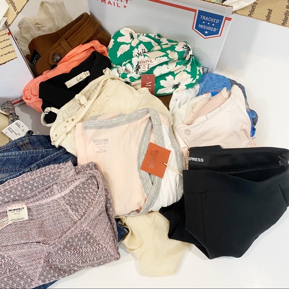 Reseller Mystery Boxes 10 items $30 - Picture 3 of 5